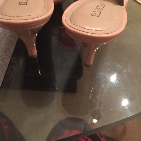 Frilly barebacks - Picture 2 of 3